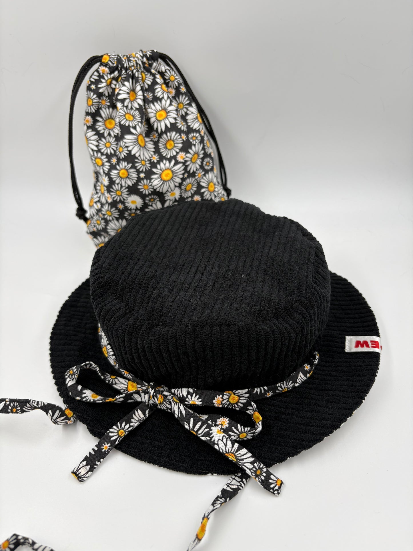 BOB RÉVERSIBLE ficelles « MOTIFS » + POCHON ASSORTI - Enfant